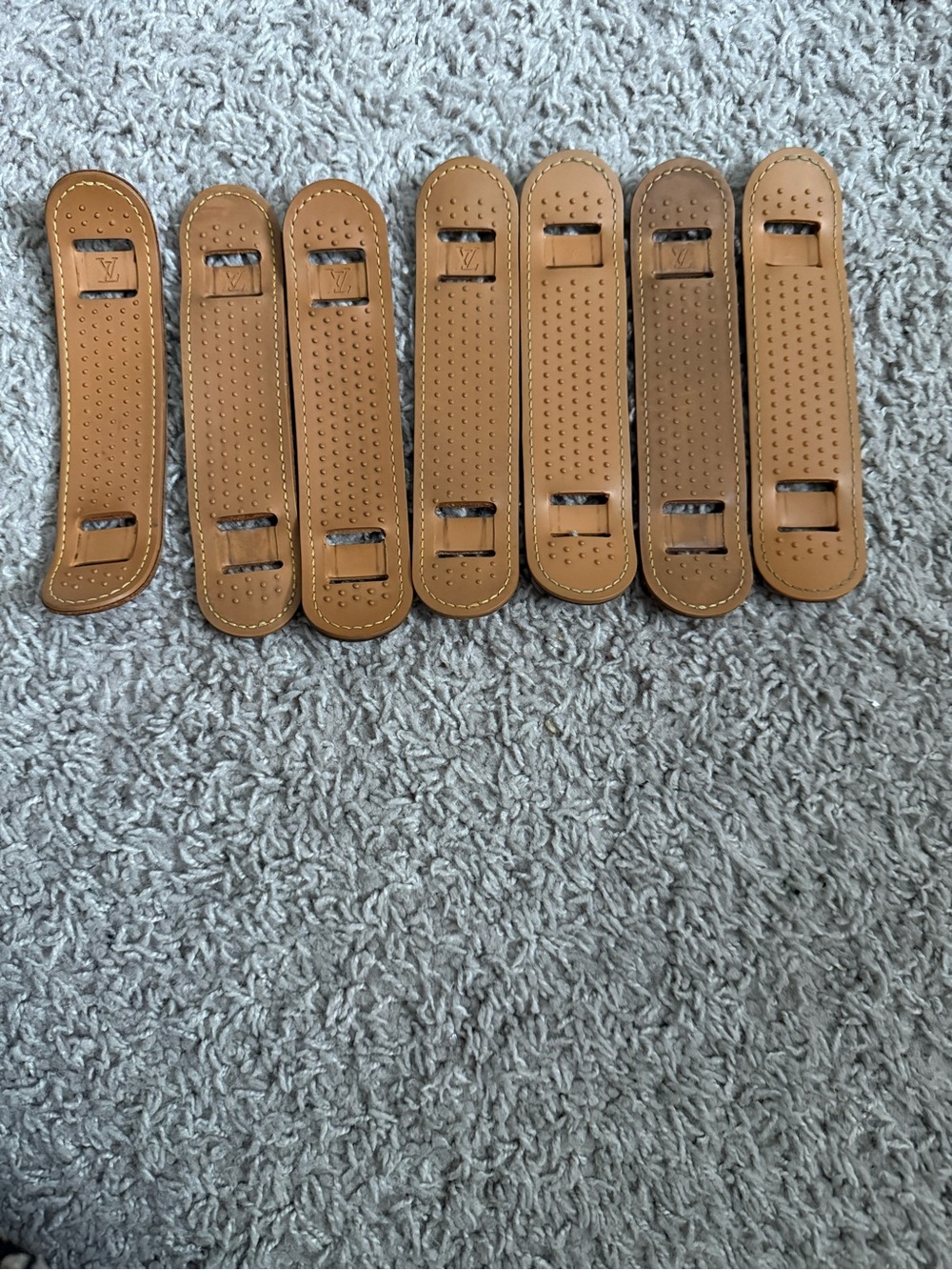Louis Vuitton Strap pad A34 - Picture 3 of 12